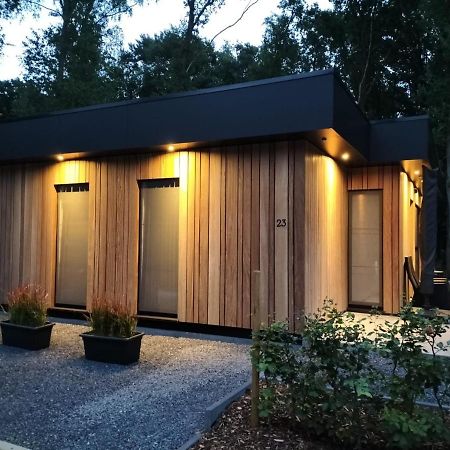 Theressa - Free Wifi En Netflix Zutendaal Exterior foto