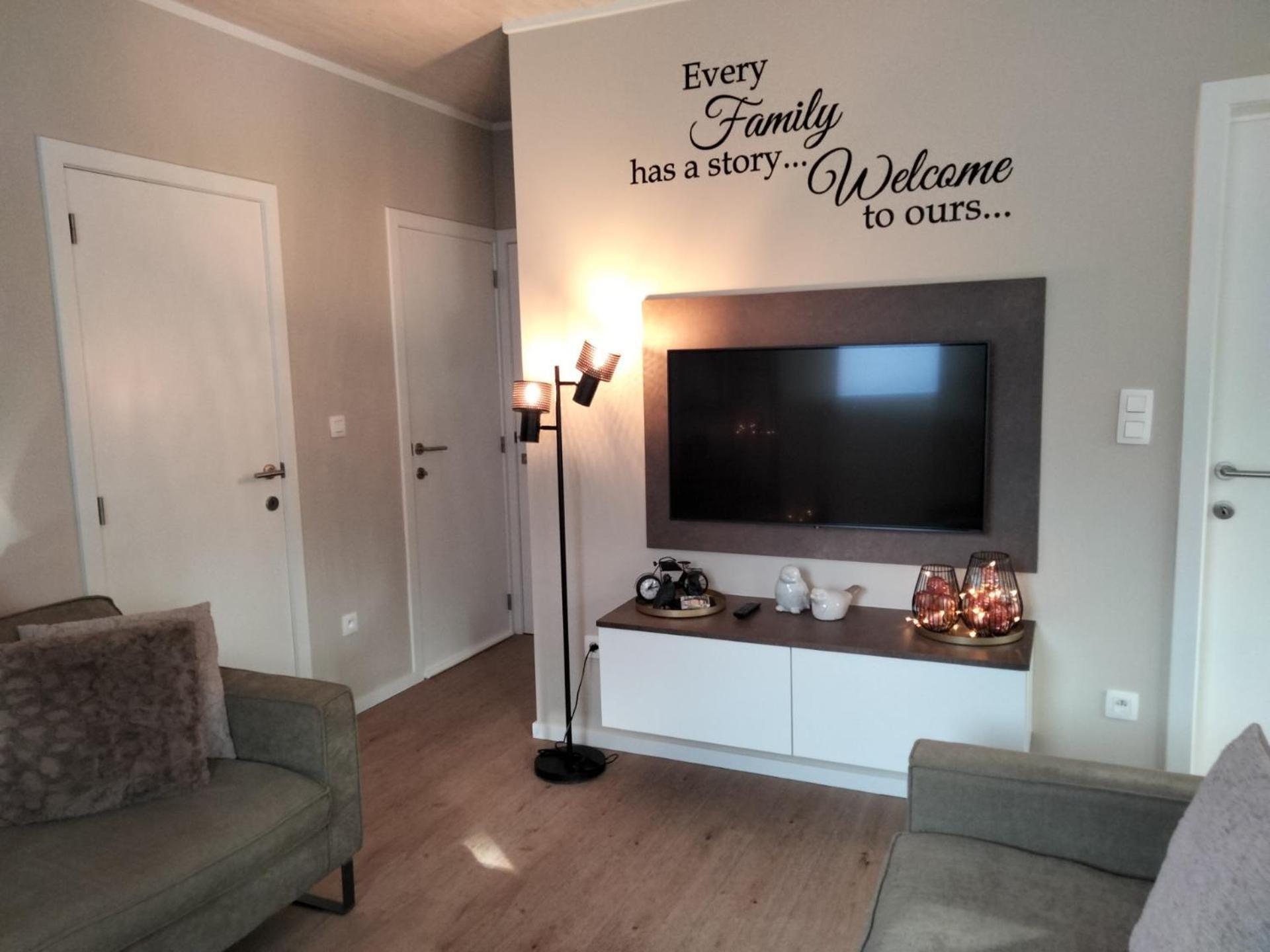 Theressa - Free Wifi En Netflix Zutendaal Exterior foto